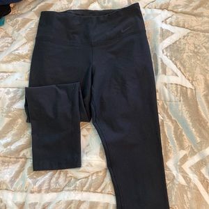 Black Nike, XS capri leggings